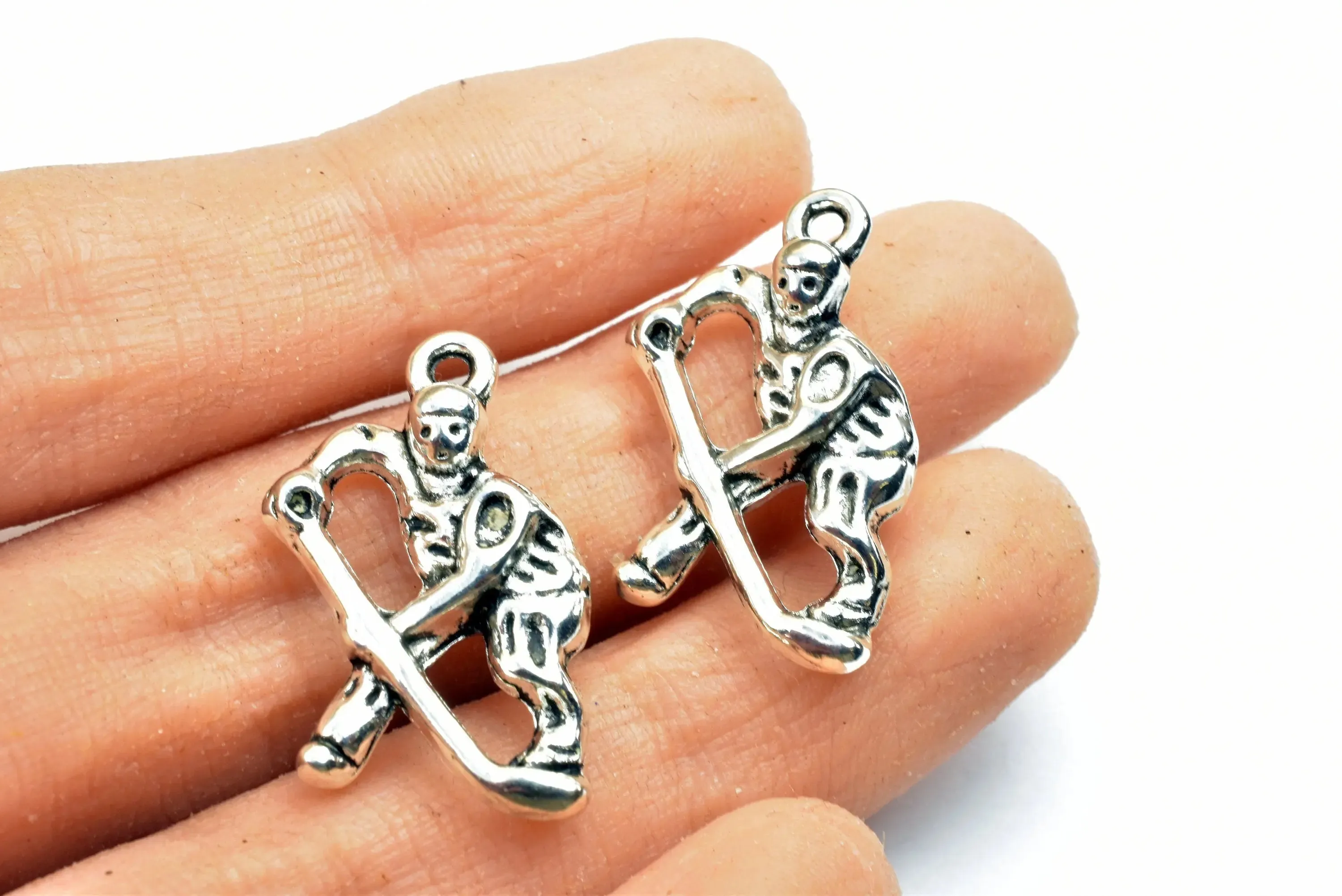 3PCs Hockey Player Sport Charm Size 25x15mm Antique Tibetan Silver Tone Charm Pendant Finding For Jewelry Making