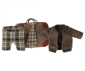 Clothes For Mouse - Jacket, Pants And Tie In Suitcase