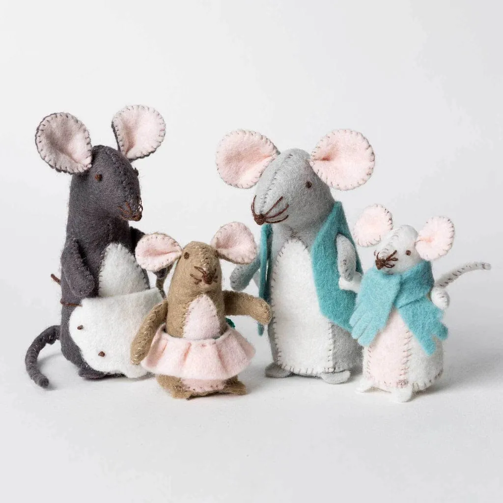 Mouse Family - Corinne Lapierre Embroidery Kit